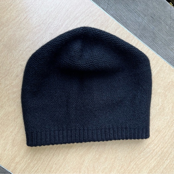 Charter Club Wm’s 100% Cashmere Cuffed Black Knit Beanie Hat NWOT One Size - Picture 9 of 10